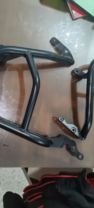 Defensas Yamaha Tracer  originales sin marcas