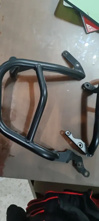 Defensas Yamaha Tracer  originales sin marcas