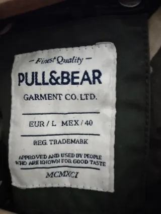 Cazadora Pull&Bear verde Talla L