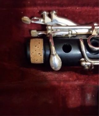 Clarinete Buffet R13 con llaves plateadas y 4 años