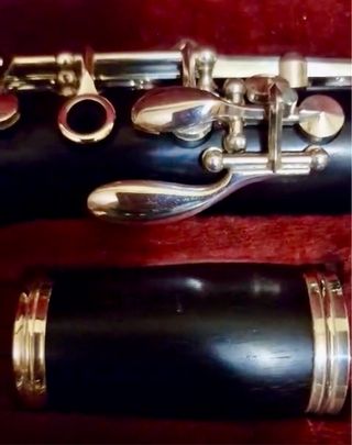 Clarinete Buffet R13 con llaves plateadas y 4 años
