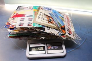 Pegatinas emisoras de radio extranjeras.