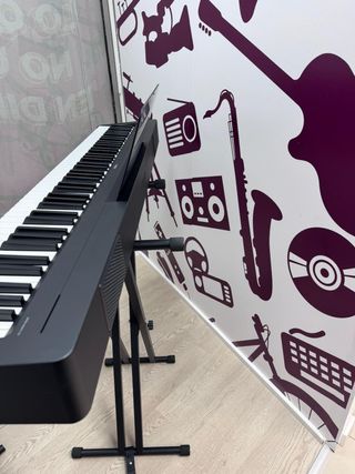 Teclado Electrónico Yamaha P-145b