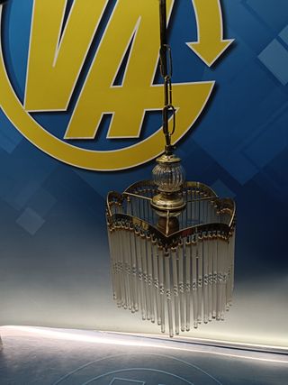 Preciosa lámpara de techo con adornos de cristal , mid century