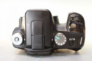 Cámara Sony α100 – Alfa 100.