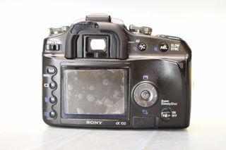 Cámara Sony α100 – Alfa 100.