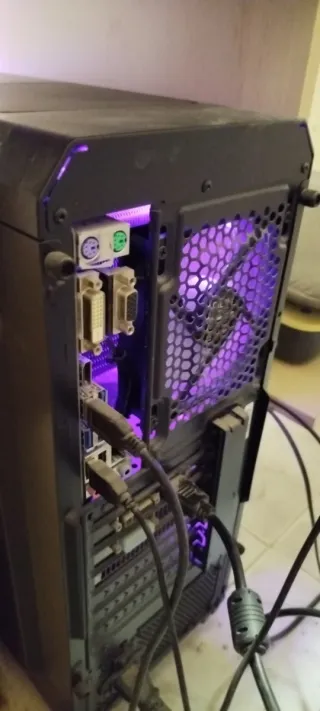 Torre Ordenador Negra con Luces LED