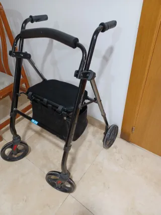 Andador para ancianos con asiento