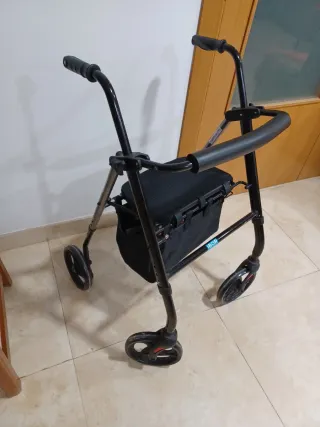 Andador para ancianos con asiento