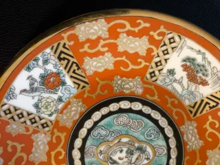 Plato de porcelana Tsuji decorado