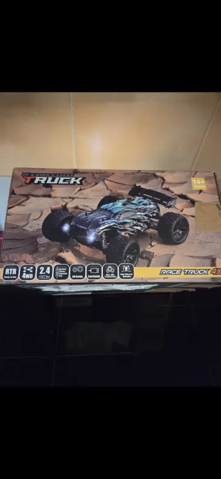 Coche RC Monster Truck 4x4 - Eléctrico - Nuevo en