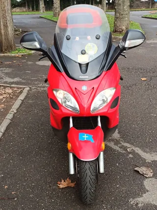 Maxi Scooter Roja 125cc Automática