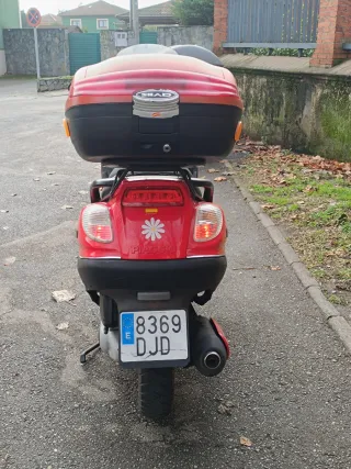 Maxi Scooter Roja 125cc Automática