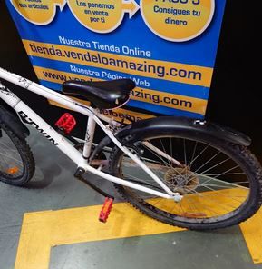 Bicicleta para niñ@s BTWIN Rockrider 300. 24", color blanco.