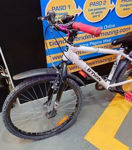 Bicicleta para niñ@s BTWIN Rockrider 300. 24", color blanco.