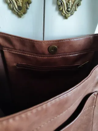 Bolso de cuero marrón