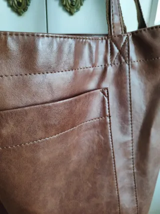 Bolso de cuero marrón