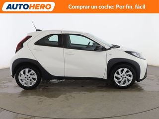 Toyota Aygo X Cross 1.0 Play