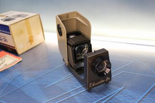 Proyector diapositivas Etude 2c. URSS. En su caja con manual en inglés.