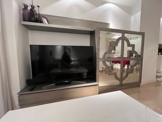 Mueble salón gris plateado