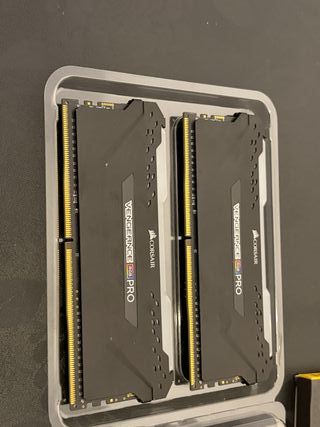 4 Módulos RAM DDR4 32GB