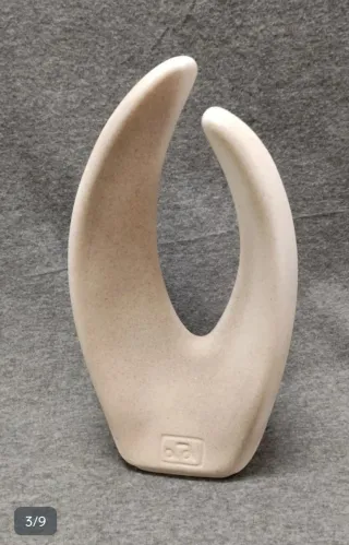 Escultura cerámica texturizada