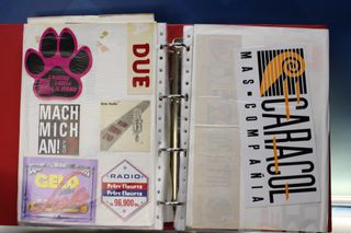 04. Gran lote pegatinas emisoras de radio extranjeras.