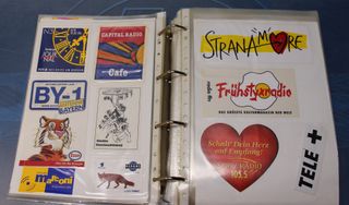 05. Gran lote pegatinas emisoras de radio extranjeras.