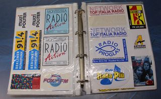 05. Gran lote pegatinas emisoras de radio extranjeras.