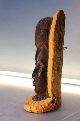 Escultura, talla en madera. Busto. África ¿Tanzania?