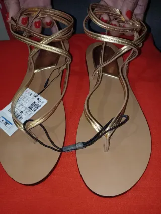 Sandalias de zara doradas planas mujer talla 40