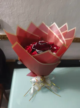 Ramo de flores eternas con perfume envío gratis