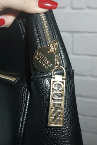 Mochila Guess Grande Mdl. Urbana Chic