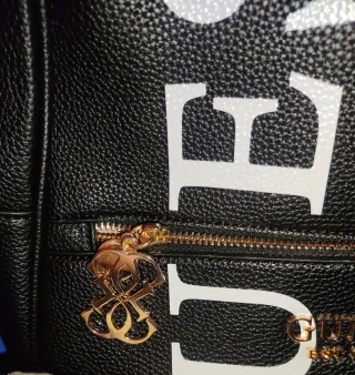 Mochila Guess Grande Mdl. Urbana Chic