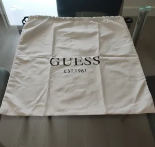 Mochila Guess Grande Mdl. Urbana Chic