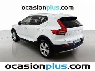 Volvo XC40 T3 Momentum 120 kW (163 CV)
