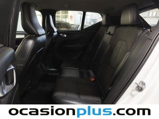 Volvo XC40 T3 Momentum 120 kW (163 CV)