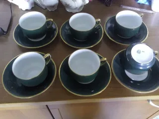 Servizio da caffè completo verde e oro