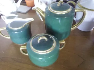 Servizio da caffè completo verde e oro