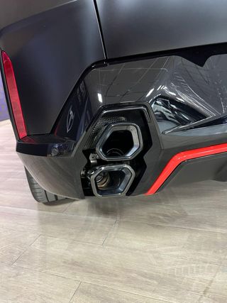 BMW XM XM 550 kW (748 CV) Label Red