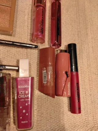 Lote 31 piezas maquillaje Fijo, Technic