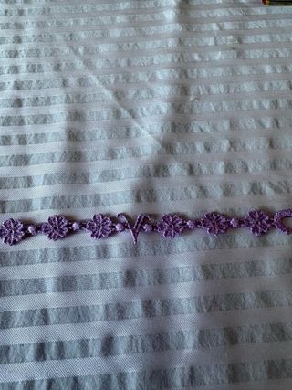 Braccialetto viola con fiori