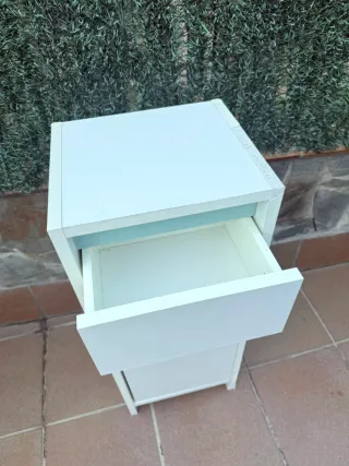 Mueble de baño o auxiliar blanco