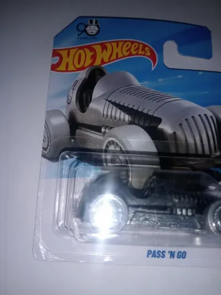Coche Hot Wheels Pass 'N Go