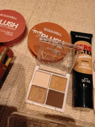 Lote de 27 productos maquillaje