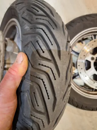 Ruedas Suzuki Burgman 125/200