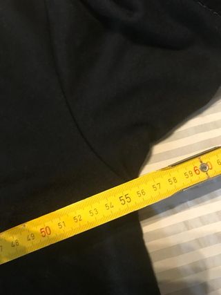 Felpa nera con maniche blu