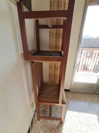 2 Sillas de madera y tela