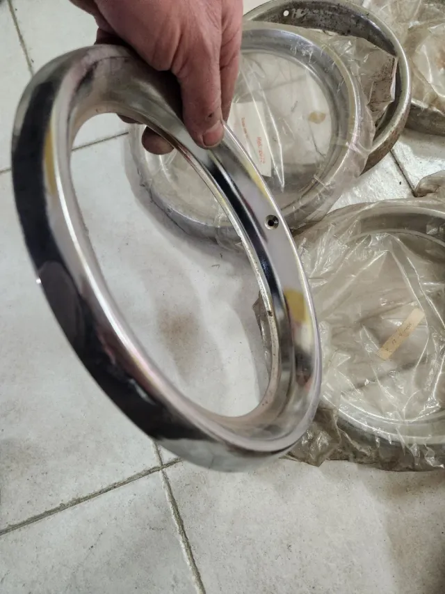 Bisel Faro Seat 850 y 124 (2 unidades)