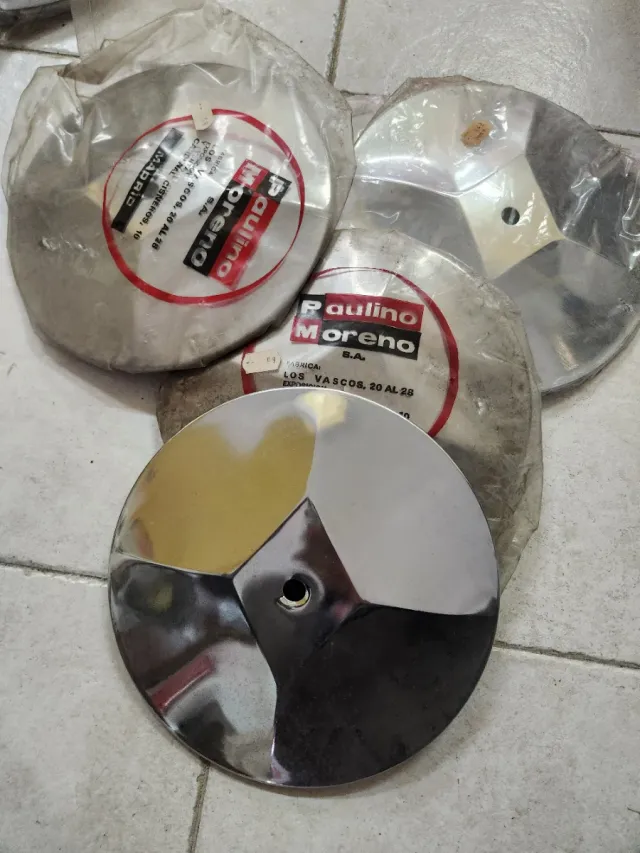 Tapacubos Renault 6 Paulino Moreno